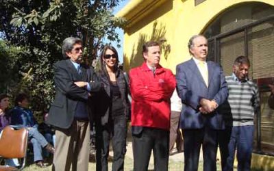 Funcionarios del Ministerio de Obras Públicas reciben visita de intendente en Día del Trabajo